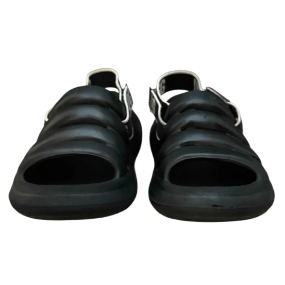 Authentic UGG KIDS Designer signature sandals sz 3